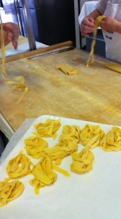 474354_383868774966614_869441371_o